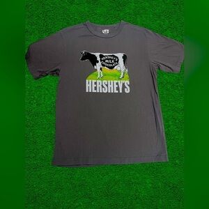 Hershey’s milk, chocolate T-shirt,‎ unisex size medium